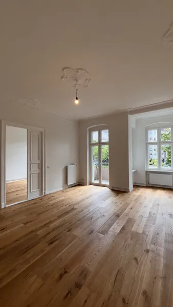Hochwertig sanierte 2-Zimmer-Wohnung – modern, stilvoll und mit Balkon — photo 1